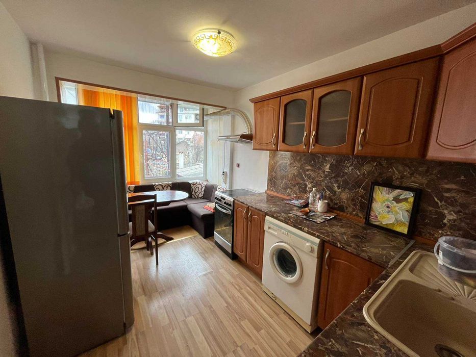 Дава се под наем Двустаен апартамент в Казанлък - 65 кв.м за 328.95 € - Снимка #1