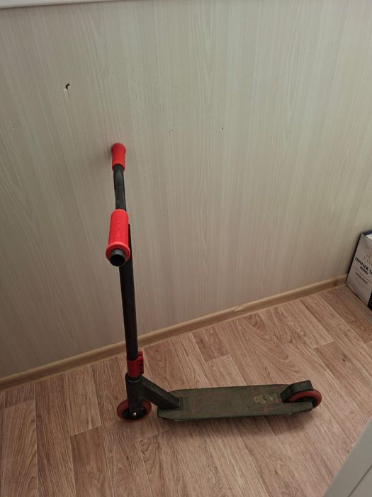 Продам велосипед и 2 самоката.