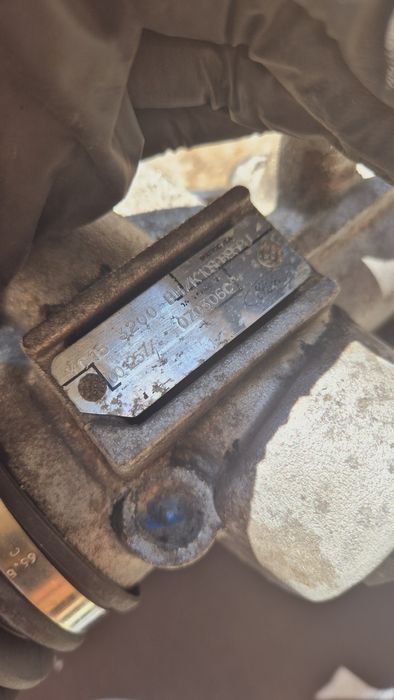 Кормилна рейка за Форд транзит след 2002г Дясна дирекция!