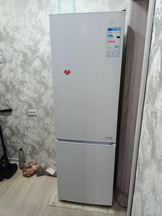 Продам холодильник .