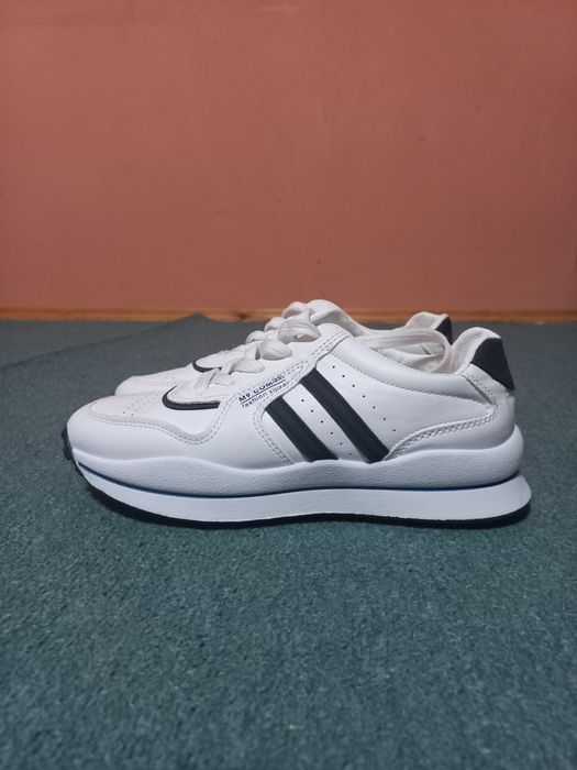 Кросовки женские белые 38 размер