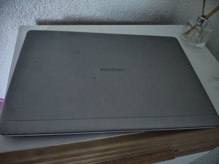 Akoya E6424 i5 gen 6