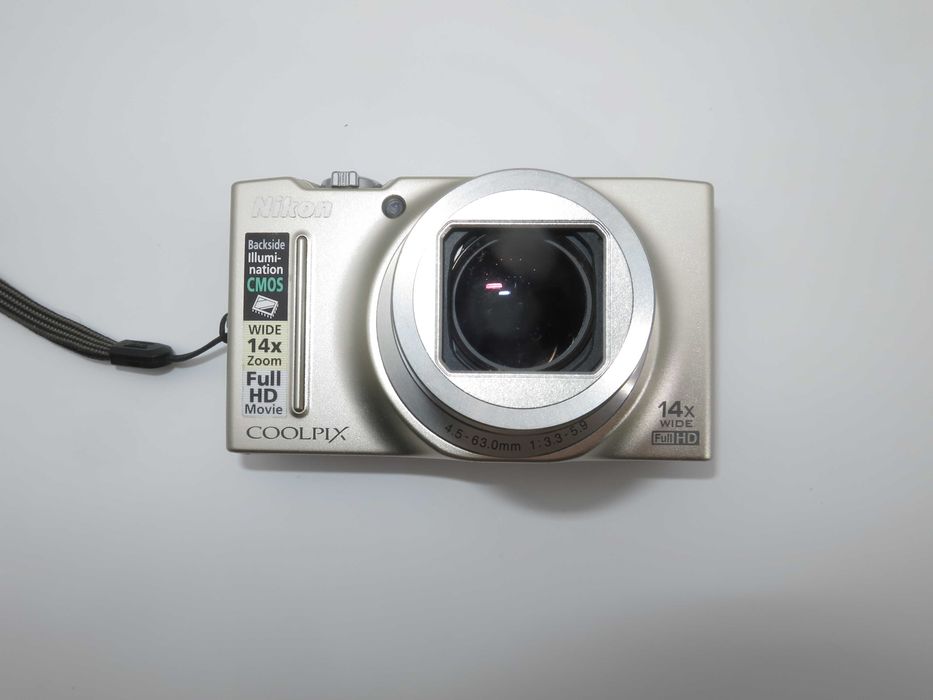 Nikon Coolpix S8200 компактен цифров фотоапарат, дигитална камера 14х оптичен зум, FULL-HD видео, в чудесно състояние, пълен комплект, работи отлично!