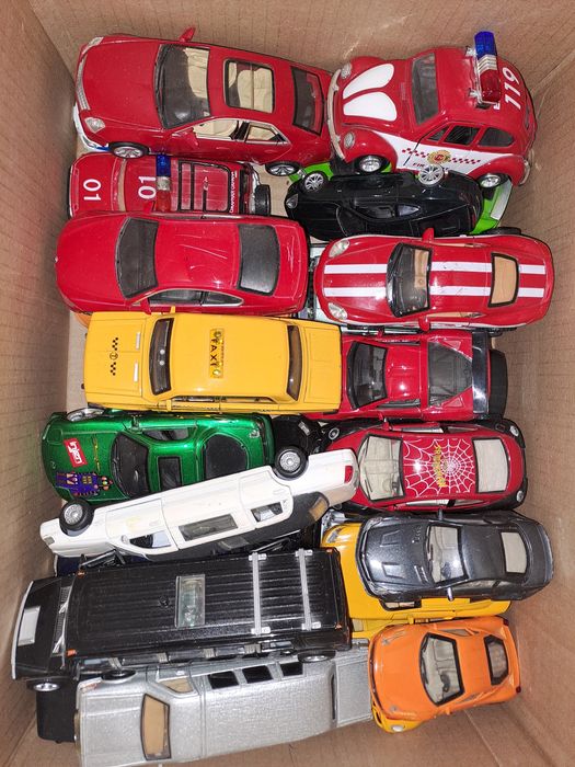 Машинки металлические