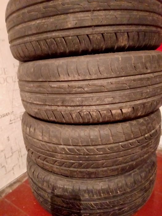 Продам комплект резины
