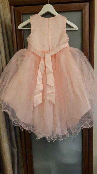 НОВОЕ, нарядное  платье для девочки