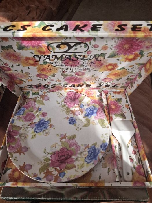 Блюда. Конфетницы, посуда