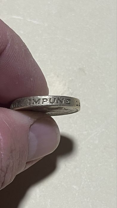 Няколко колекционерски монети-