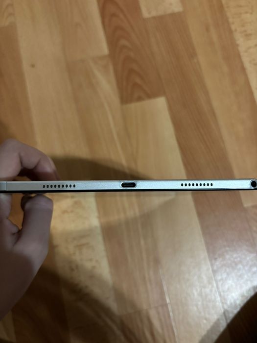 продам планшет galaxy tab a8