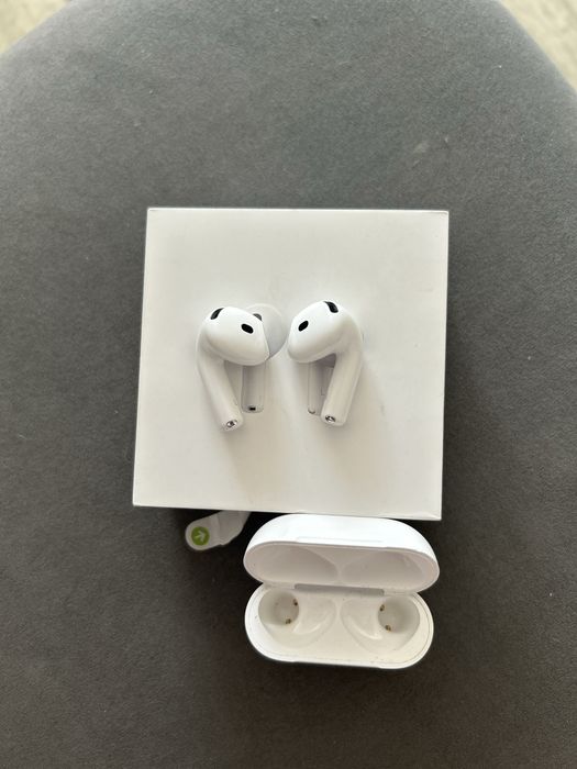 Наушники Air Pods 4
