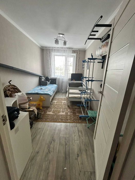 Продам трехкомнатную КЖБИ