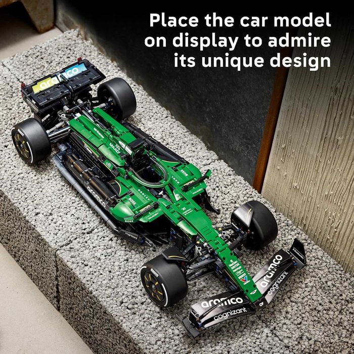 Конструктор LEGO Technic Aston Martin Aramco AMR25 F1 Car! Оригинал!