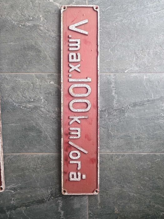 Tabla CFR .Număr locomotivă CFR .Reclama. Tabla veche.