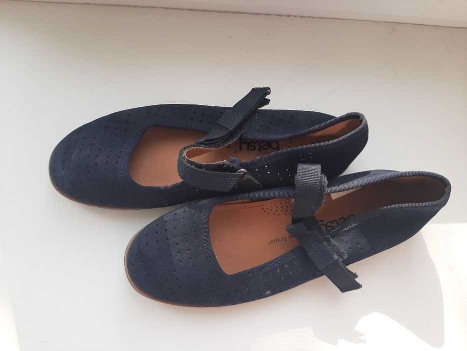 Продам туфли школьные