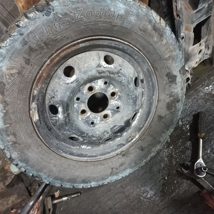 Продам комплект летней резины 4 100