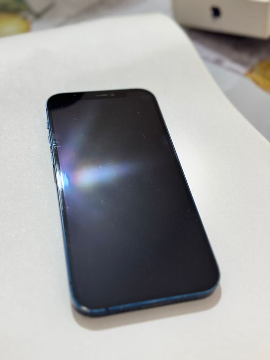 Продается iPhone 12.