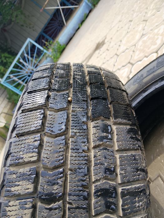 Продам всесезонные шины r15 185/65