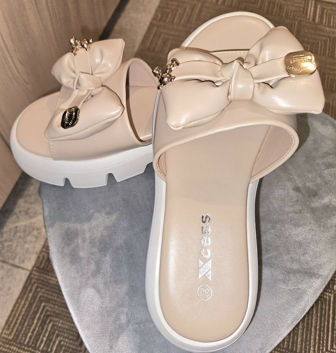 Дамски кожени чехли Xcess ,38номер,Нови.Цена 25лв..