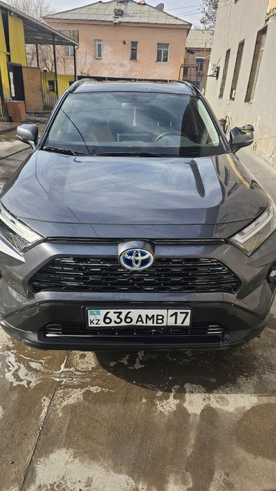 Toyota rav4 серый