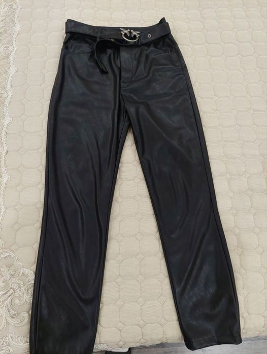 PINKO кожен панталон на марката Pinko