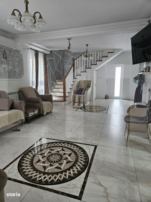 Proprietate moderna cu doua locuinte – Zona Centrala