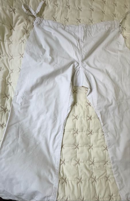 Продается кимано рост 3/160. Качественное