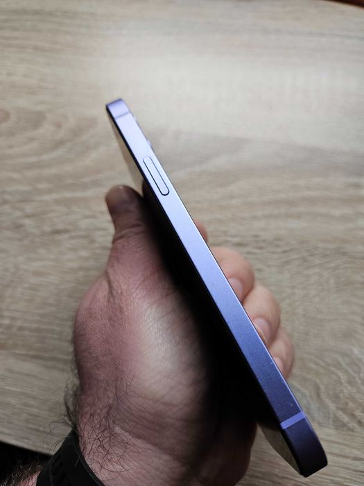 Iphone 12 128Гб,много запазен!