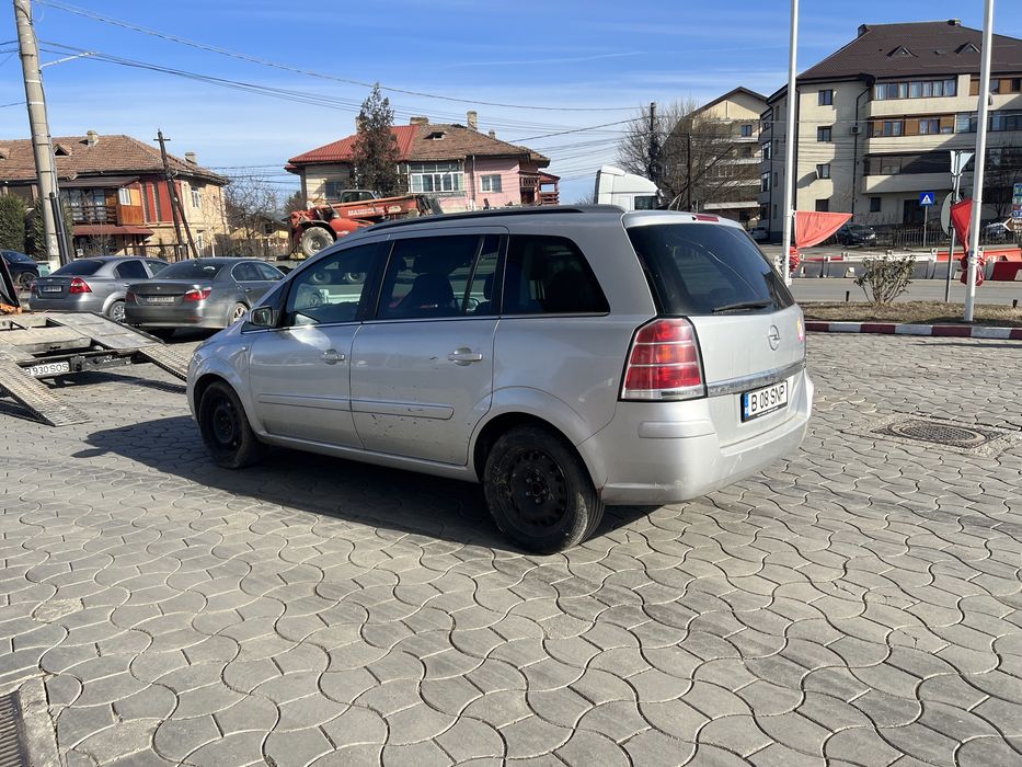 Dezmembrez opel zafira b