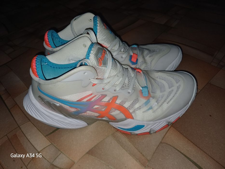 Волейболные кроссовки