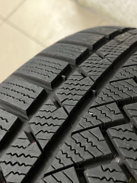 Roti iarna pentru Volvo XC60 model Cratus cu dimensiunea anvelopei de 235/60/18 Continental Winter Contact TS 850 cu profil 7 mm.