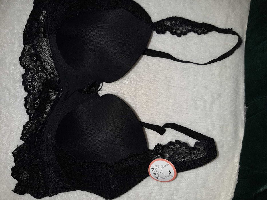 Sutien push up negru cu dantela prelungita