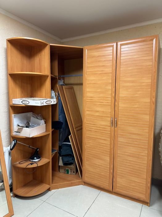 Продам стол, кресло, комод, шкаф, диван