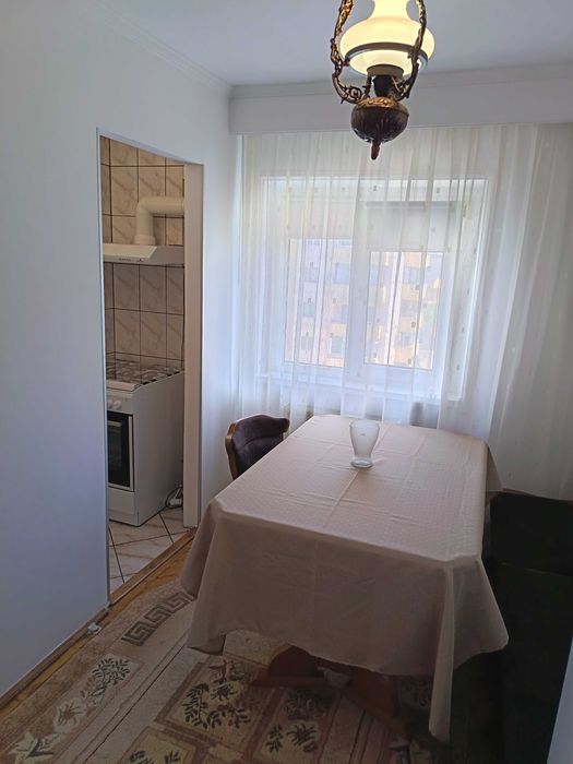 Inchiriez apartament