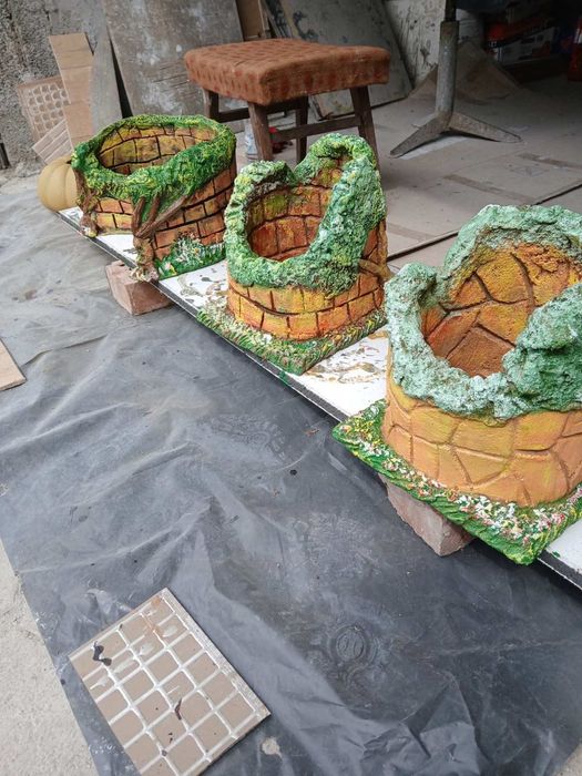 Градинска декорация и саксии