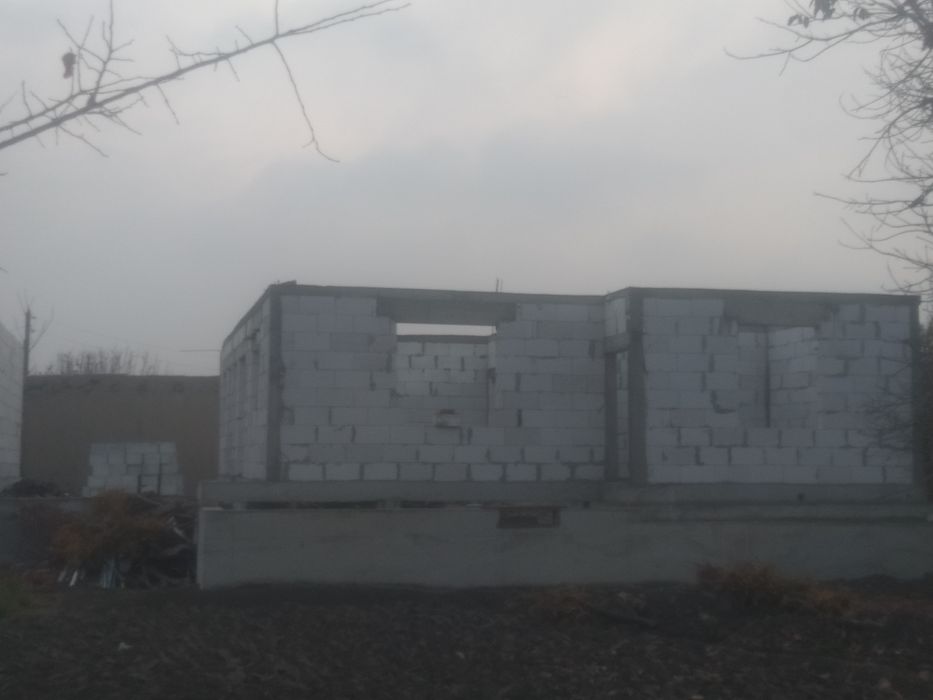 Участка сотилади 5 хонали 4 сотих 2 этаж килса хам болади