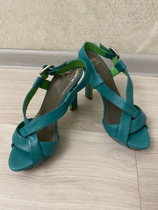 Босоножки Versace