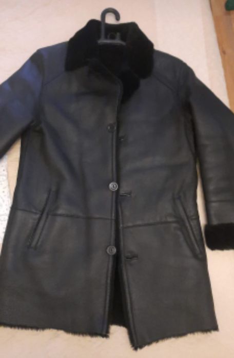 Продам дубленку черную