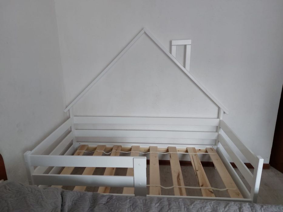 Детская кровать домик