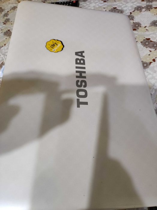Продавам лаптоп Toshba Satellit-L750-1M9