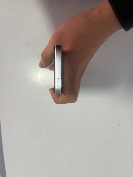 Iphone se 1        .