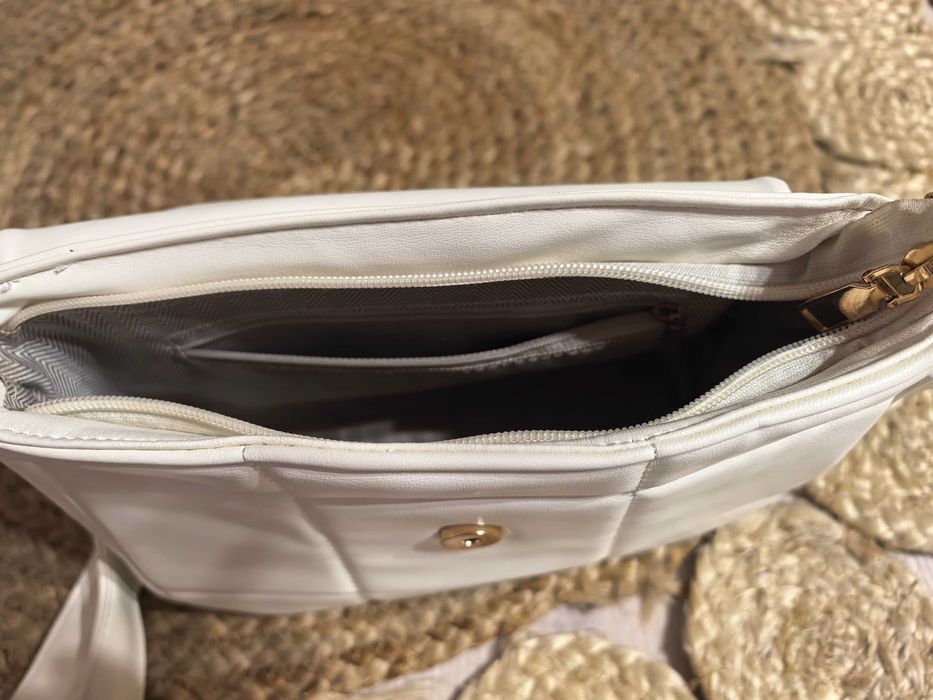 Дамска бяла /клъч чанта