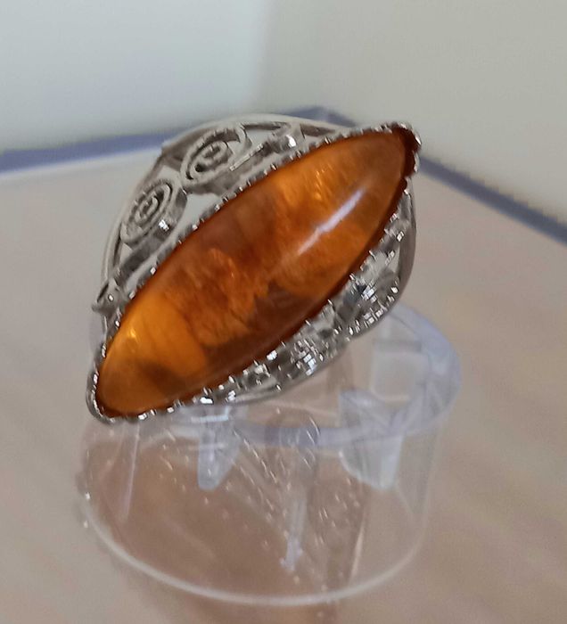 Дамски пръстен с кехлибар