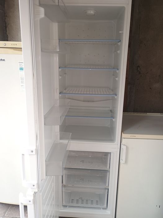 Frigider tip combină frigorifică Zanussi 277/274