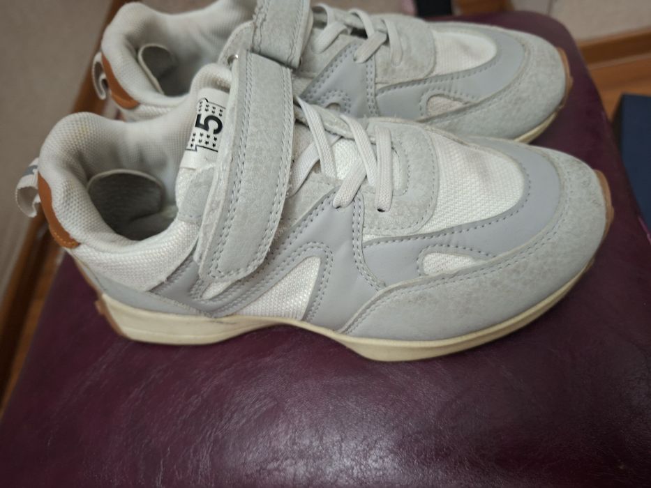 Кроссовки сатамын