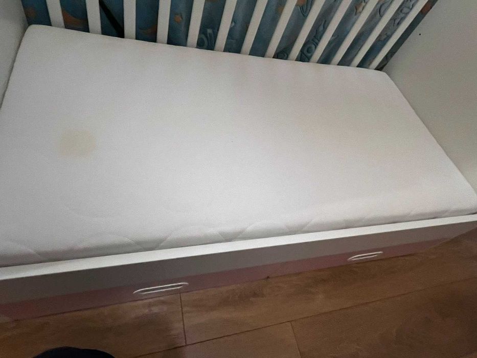 Бебешко легло до 4 годишна възраст и шкаф за дрех