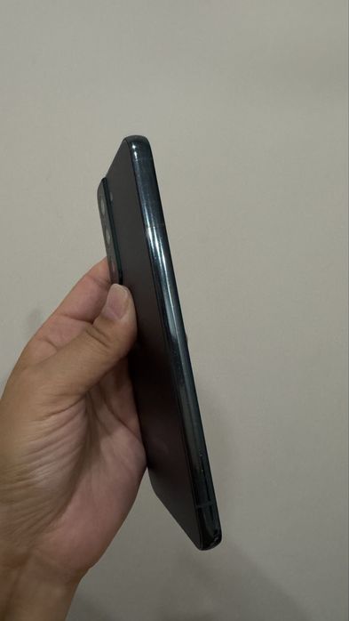 Samsung S22 в идеальном состоянии