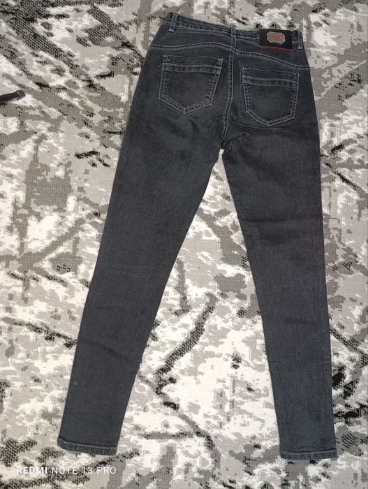 Продаються джинсы
