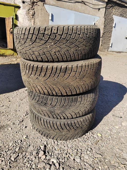 Продам комплект зимних шин