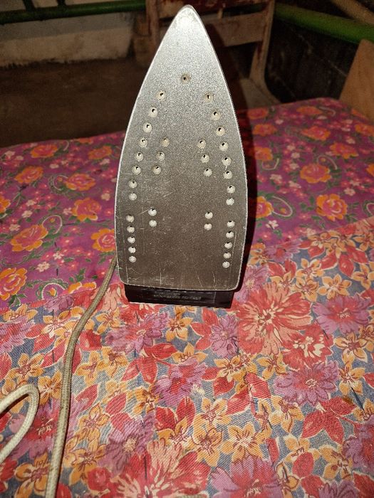 Утюг рабочи в хорошем состояни