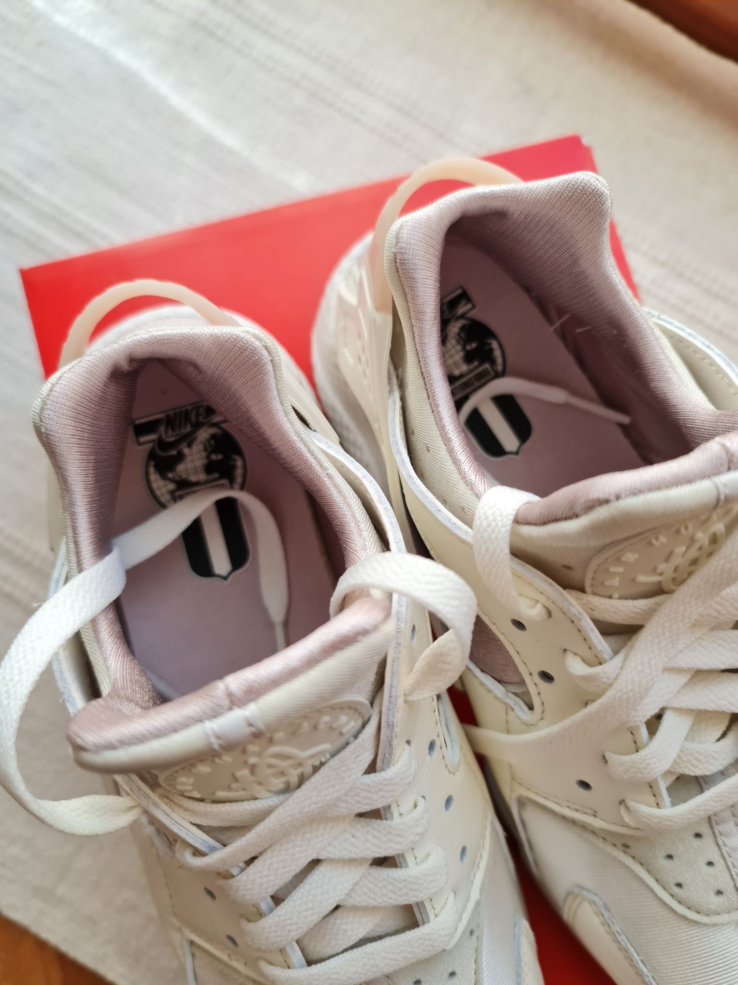 Nike Huarache Dama masura 40 25.5 cm Bucuresti Sectorul 5 OLX.ro